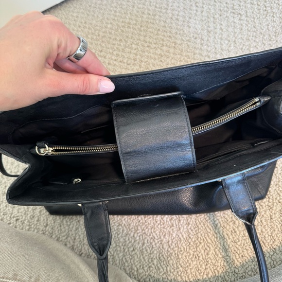 Coach Swagger Carryall - Picture 12 of 15